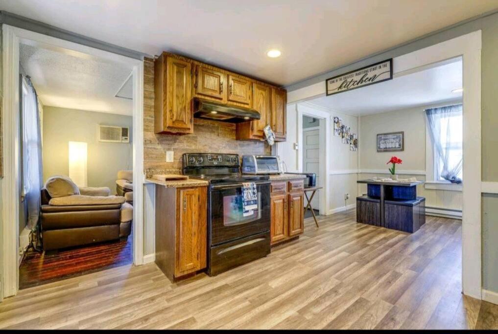 Comfortable Home Away From Home إيست هارتفورد المظهر الخارجي الصورة