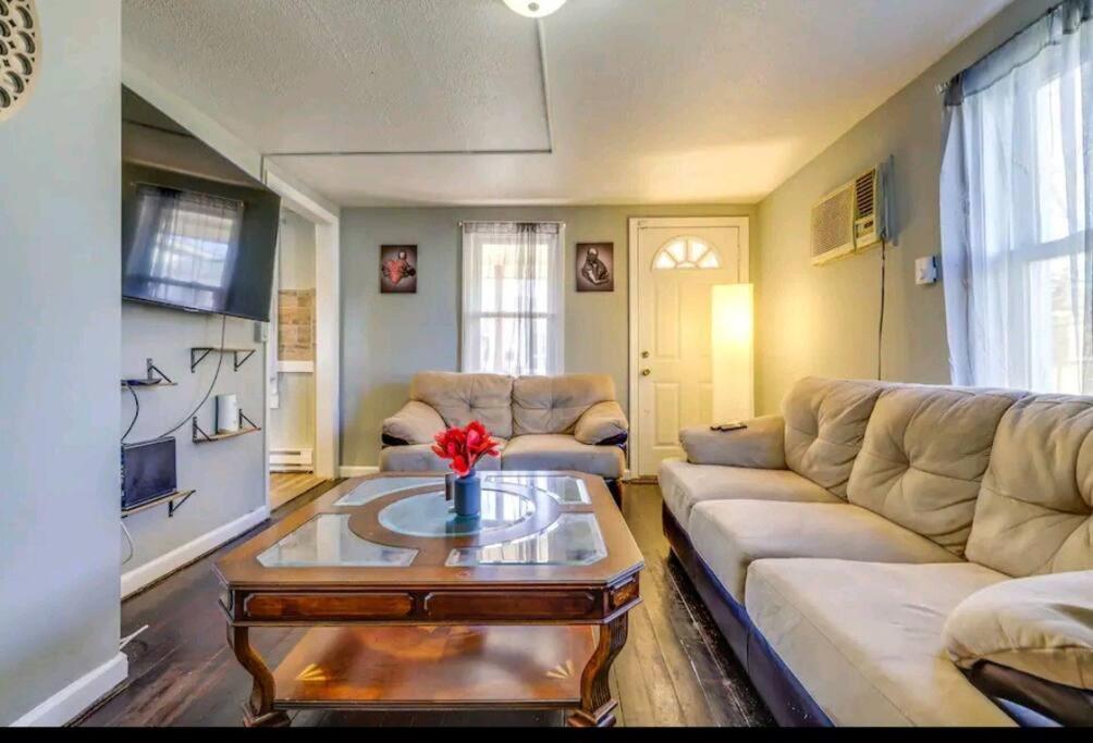 Comfortable Home Away From Home إيست هارتفورد المظهر الخارجي الصورة